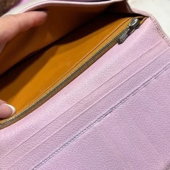 BVLGARI Pink Wallet - Picture 3 of 5
